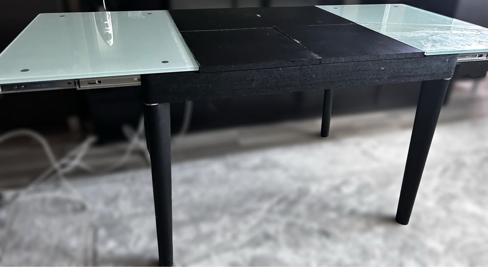 Продаю раздвижной стол