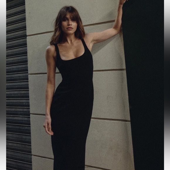 Миди Черна рокля по тялото ZARA