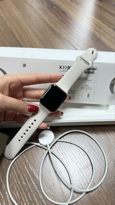 Apple watch SE 1 поколение