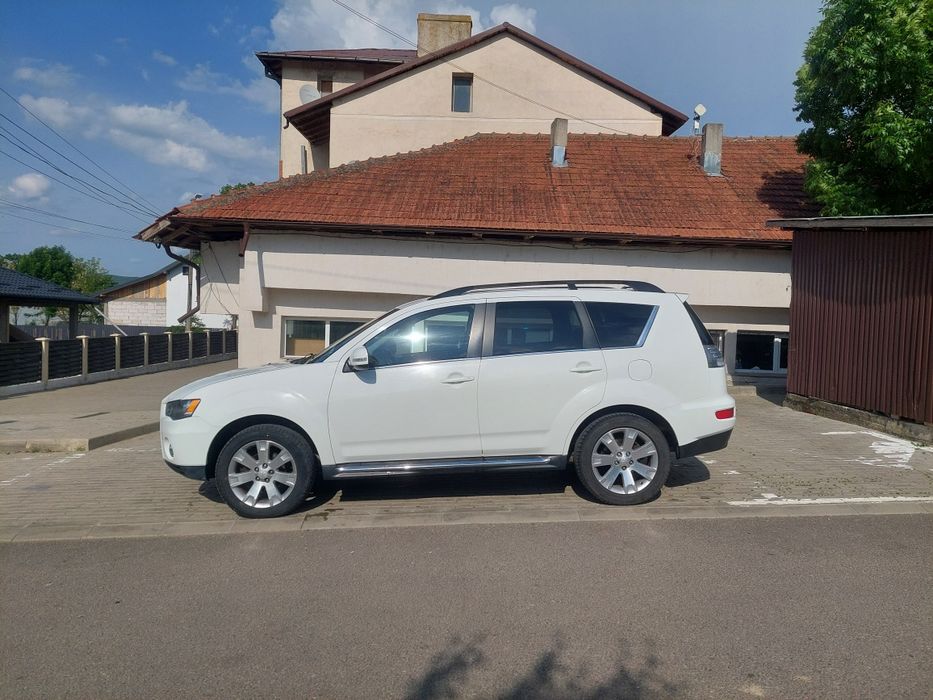 MITSUBISHI Outlander 2011 — imagine 2