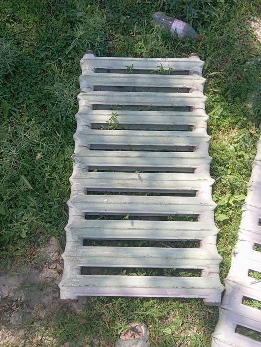 Продам батареи чугуные срочно