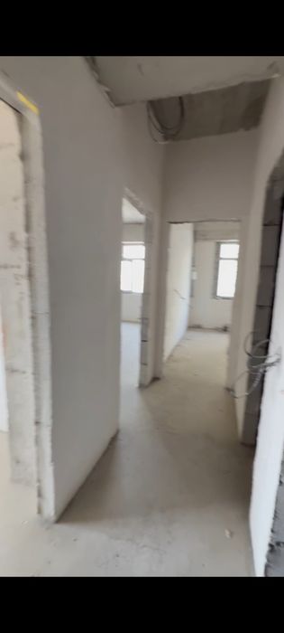 Аэропорт томонда арзон нархда 2 хонали квартира сотилади Коробка