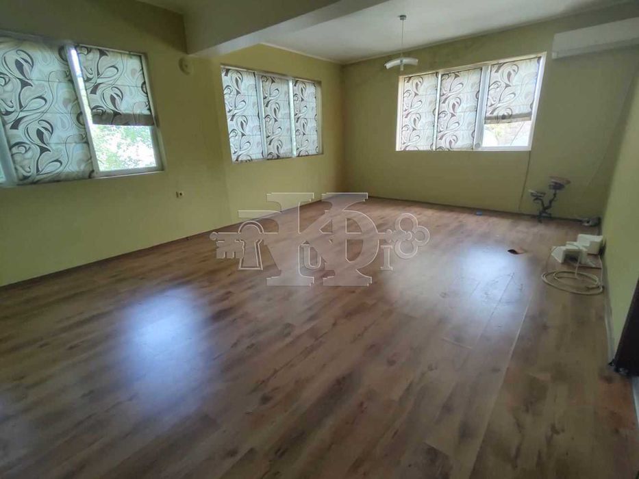 Продава се Промишлена сграда в Добрич, Промишлена зона - Запад - 842 кв.м за 297 €/кв.м - Снимка #6