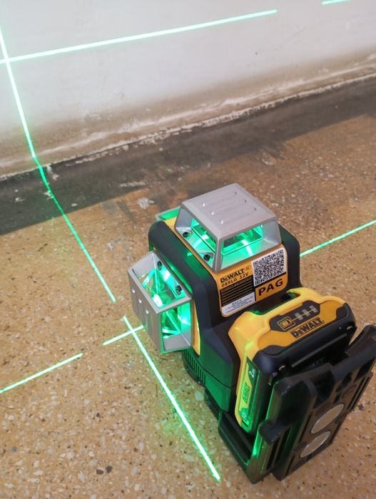 Nivel laser dewalt 12 linii. Nou