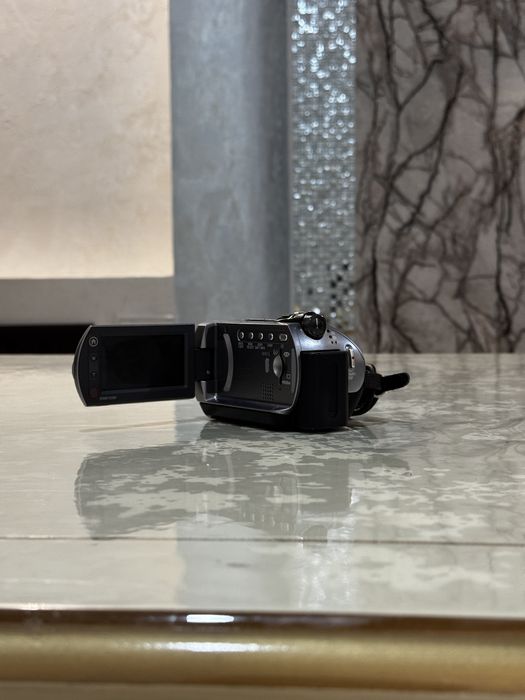 Видеокамера Sony Handycam DCR-SR62.