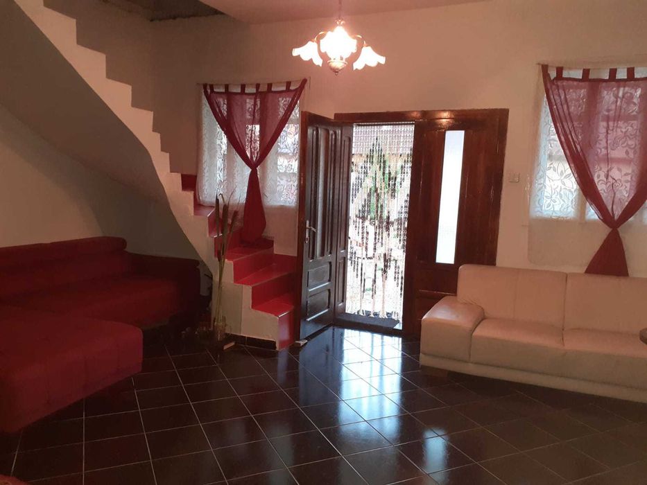 Inchiriez casa in jud Arad