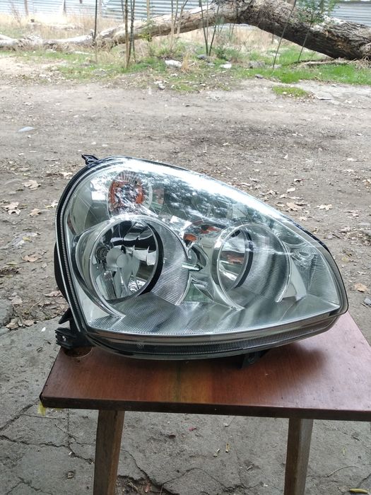 Задний бампер на ладу приору седан 13года .