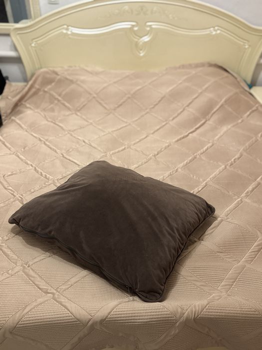 Двухспальная кровать