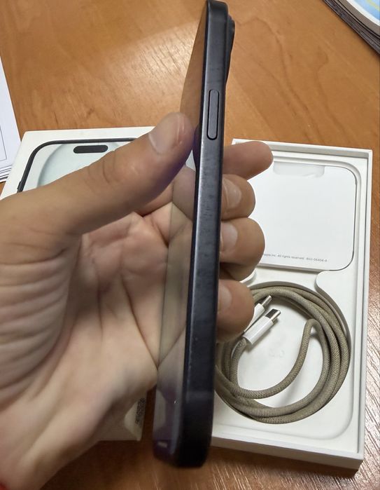 Продам iPhone 15 128 гб