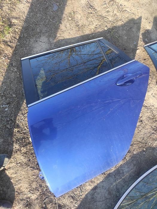 Продавам врати Mazda 6GH комби