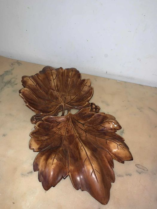 Fructiera in forma de frunza