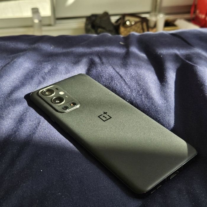 OnePlus 9 pro 8/256