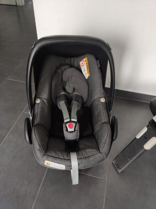 Scoica auto Maxi Cosi Pebble Plus pentru copii între 0 și 13 kg