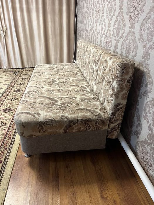Продам диван (Б/у)
