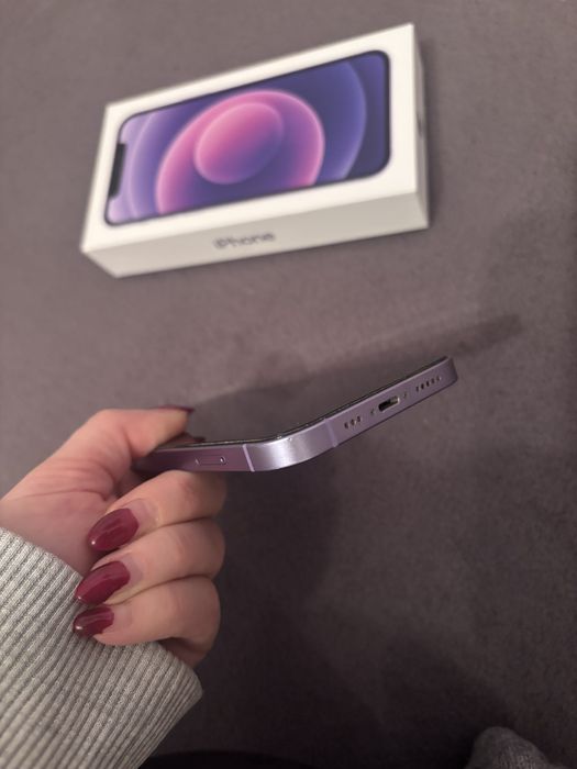 Iphone 12 64gb с нова батерия