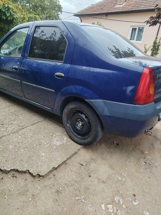 Vând Dacia Logan