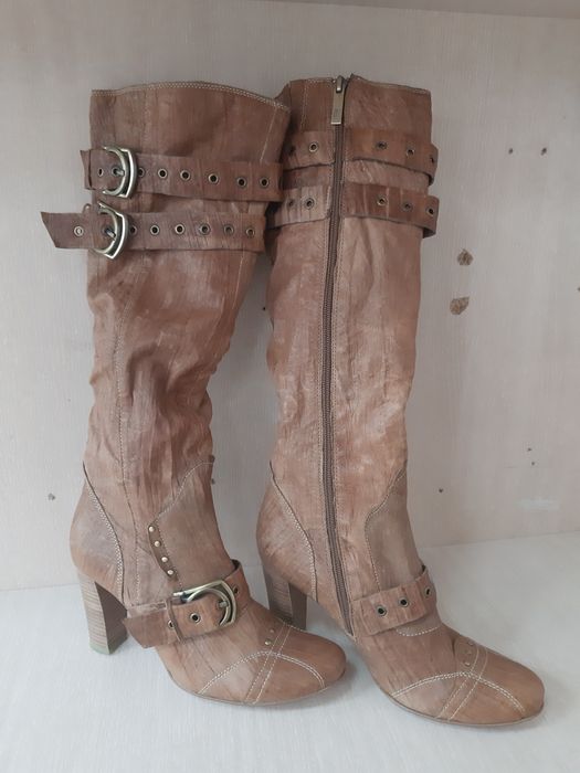 Продам женские сапоги