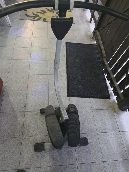 Bicicleta eliptica si aparat fitness