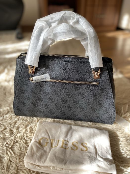 Дамска чанта Guess