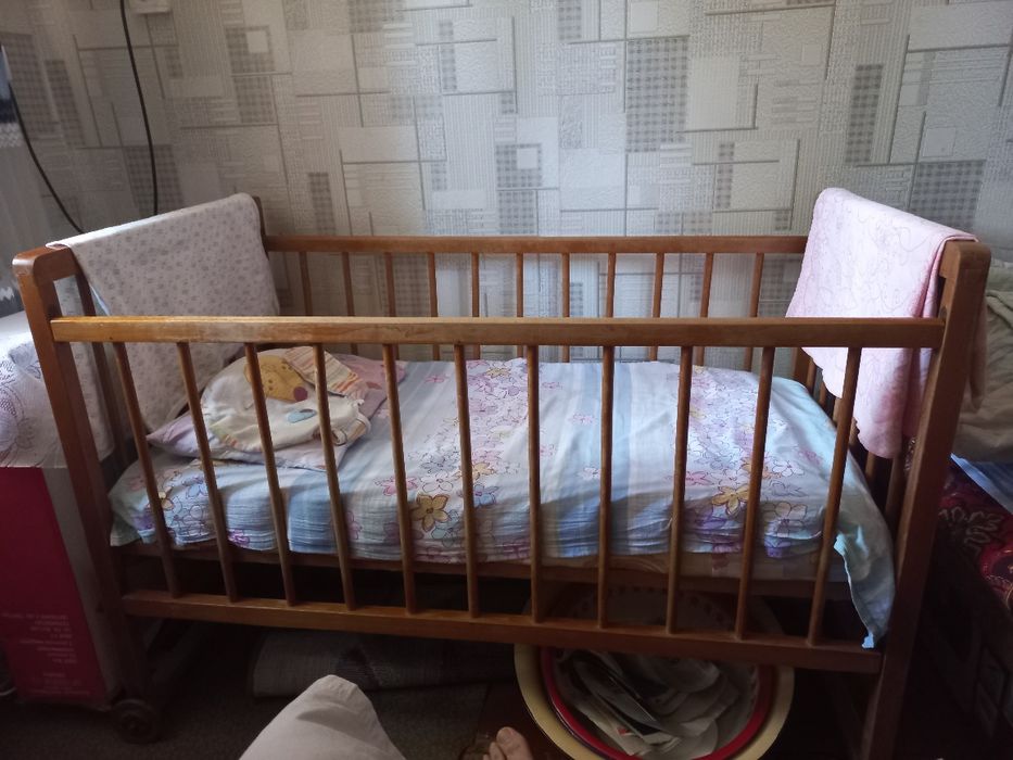 Детская кровать одноместный, пр. Германии,  советского периода.