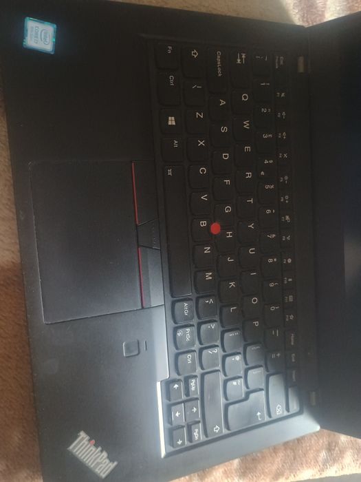 Vând laptop Intel core i7 8th gen