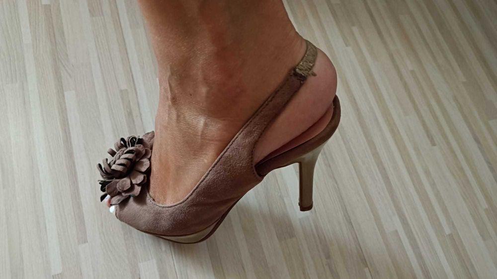 Sandale damă gri/taupe, catifea, mărimea 36 – stare bună – zara pepe jeans tommy hilfiger karl legerfeld, ecco