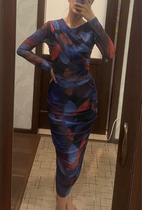 Двойка юбка и кофта. Стильный цвет. Хорошо подчеркивает фигуру.