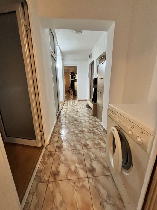 Inchiriez apartament centru