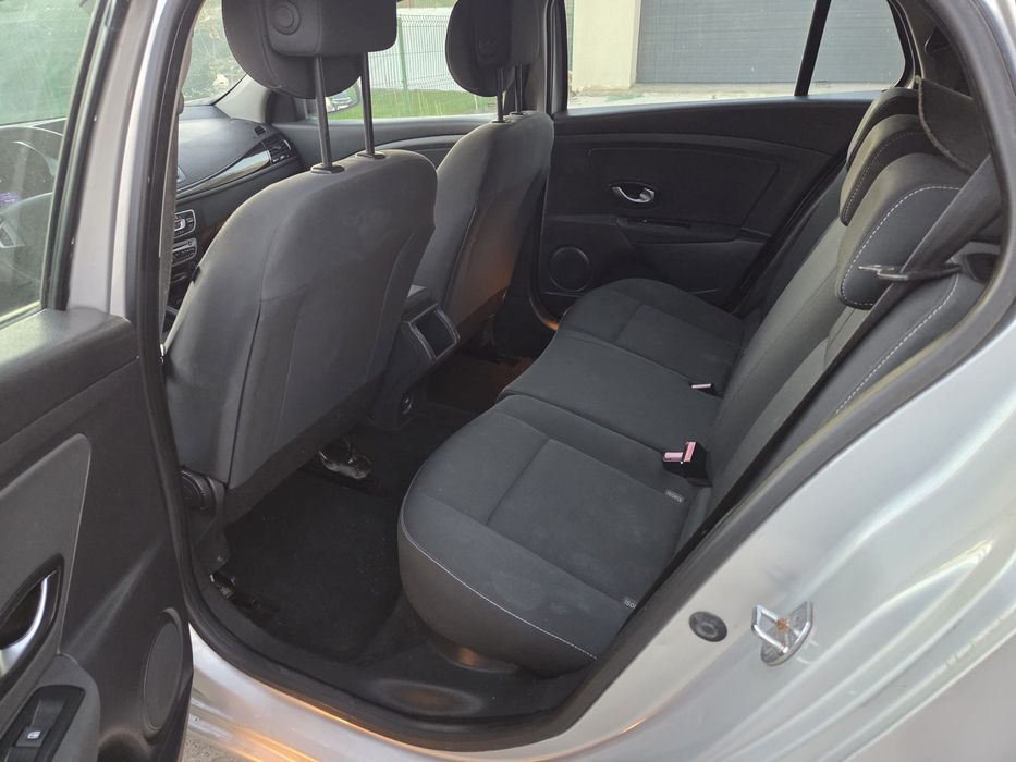 Renault Megane 3 Grandtour 1.5 DCi  2011 Euro 5           

Telefo