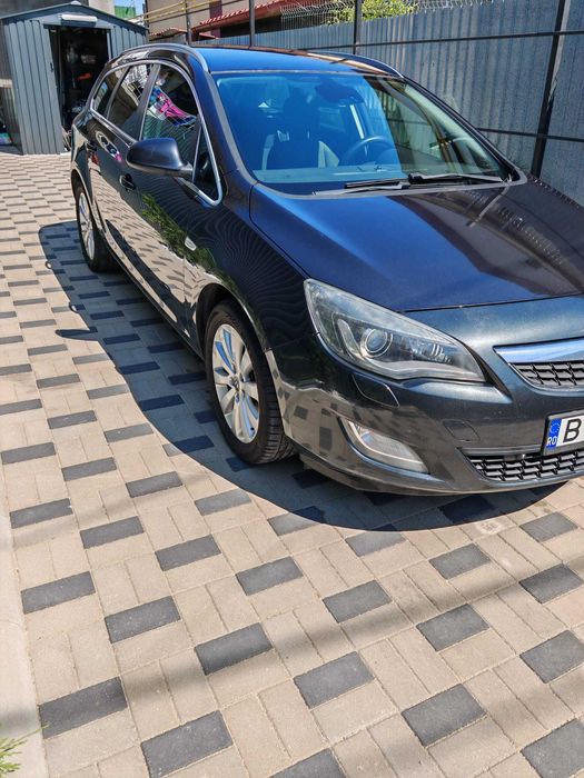 Opel Astra J 2012