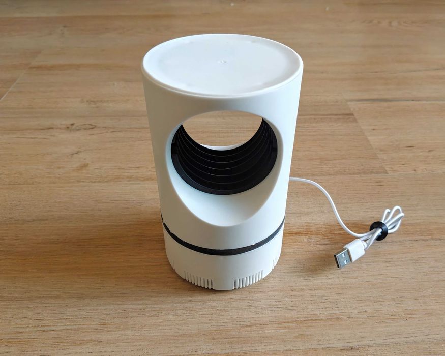 UV Лампа против КОМАРИ - USB