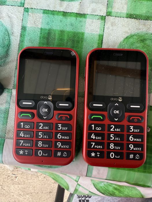2  Telefoane 400 lei  Doro Leva L10 Single SIM Smartphone Roșu