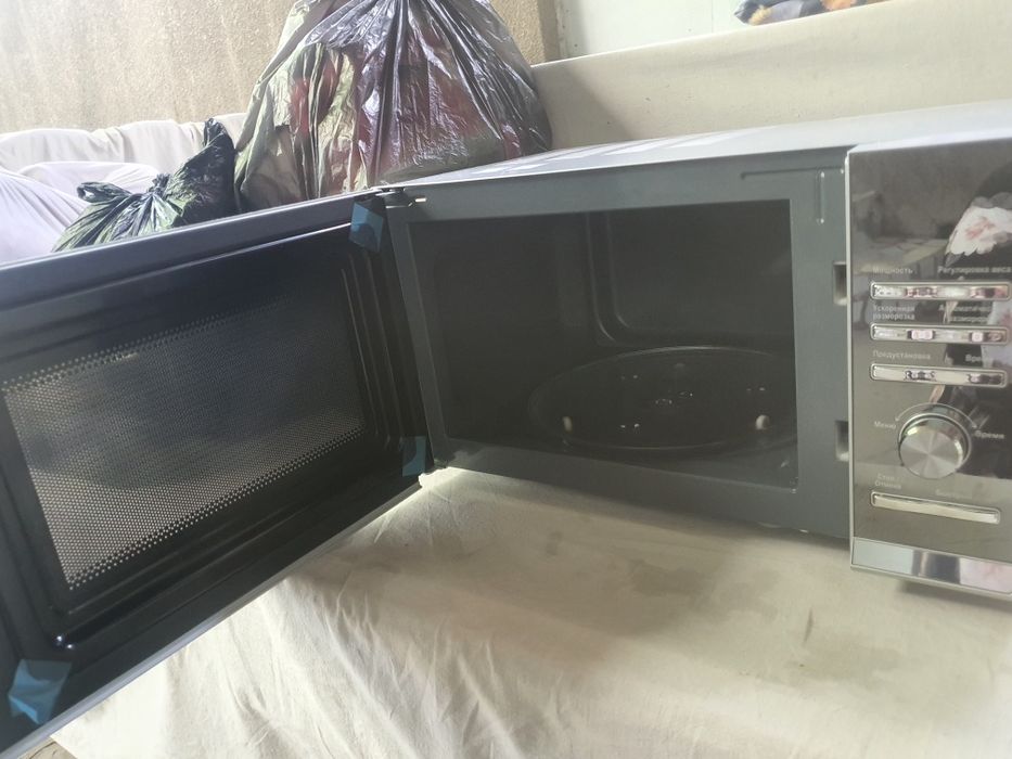 BESTON Mikrovalnofka