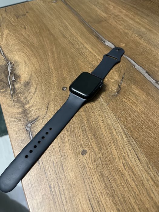 Часовник епъл уоч