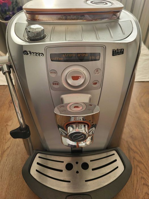 ПРОДАВАМ Автоматична кафе машина Saeco Talea Ring Plus