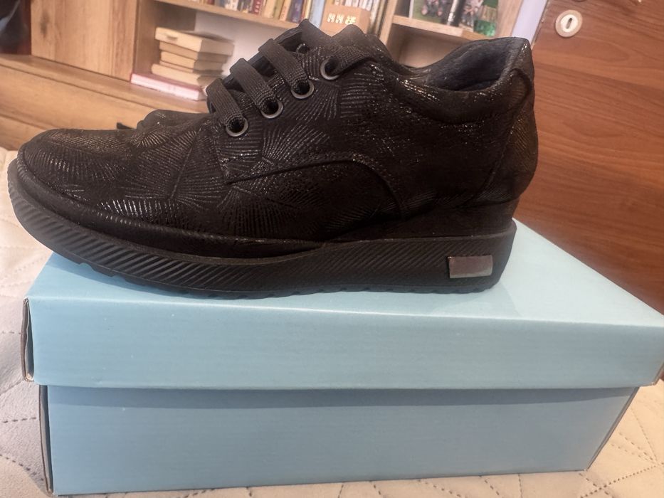 Нови дамски  обувки