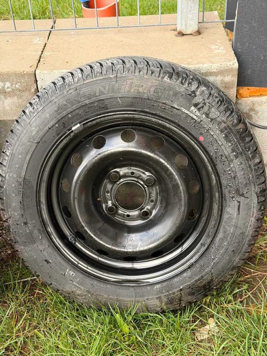 Комплект гуми с джанти (4 бр.) + резервна гума с джанта