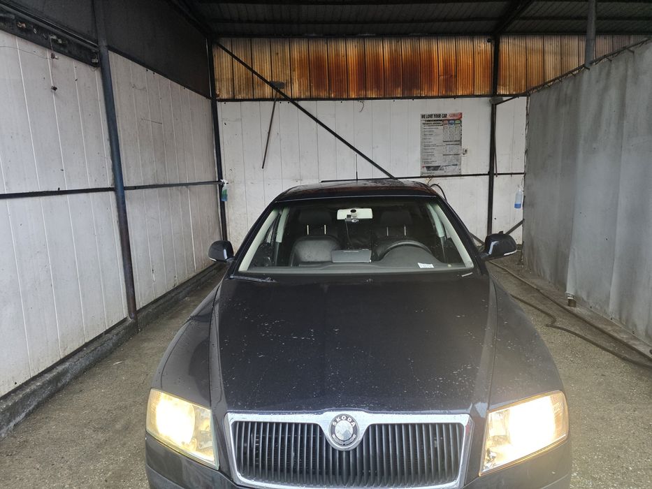 Vând skoda octavia 2 1.6