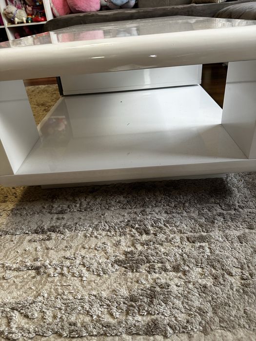 Холна маса-бял гланц