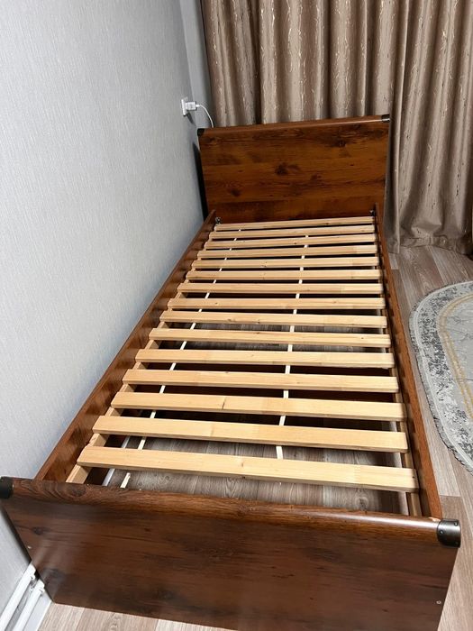 Продам односпальную кровать