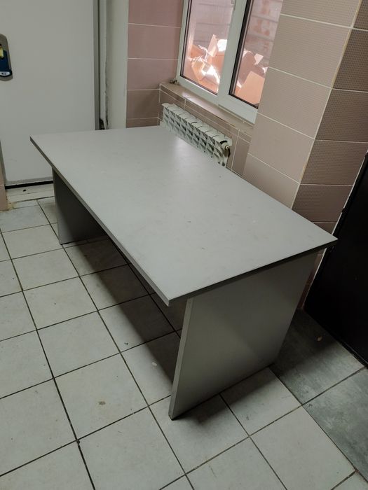 Офисные столы в ассортименте