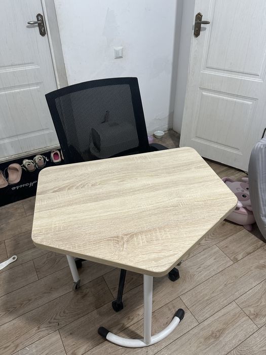 Стол и стул офисный