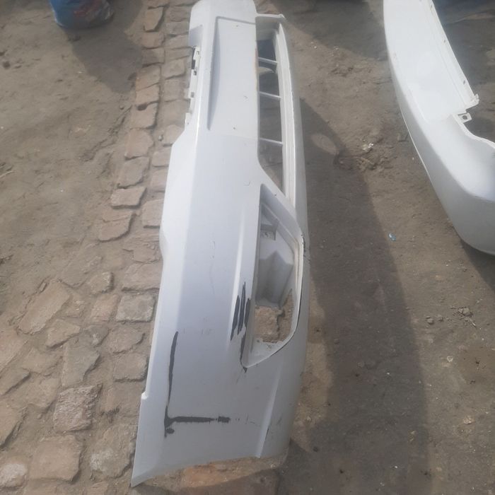 Nexia 2 ga  oldi orqa bamperlar  sotiladi.xolati zòr