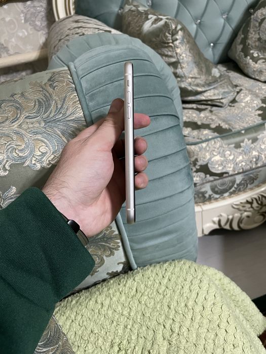 Продам телефон Айфон 11 128