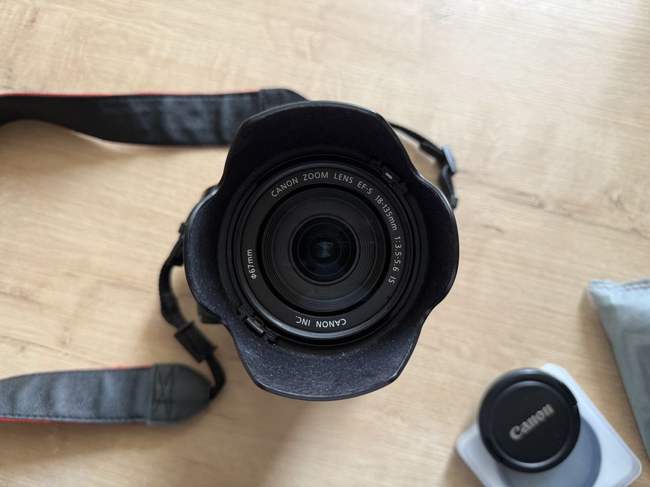 Canon EOS 70D + canon lens 18-135mm