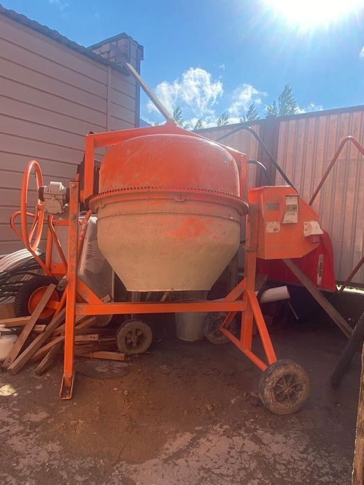 Продам бетономешалку СБР-260