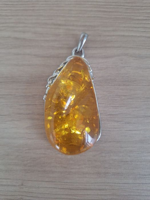 Продаётся.янтарь.калйе.