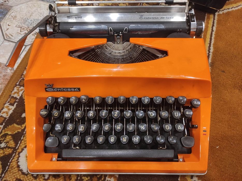 Mașina de scris Triumph Contessa