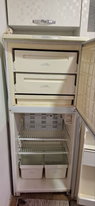 Холодильник.     .