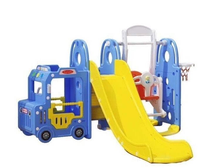 Детская игровая площадка с горкой,качелей,баскетбольный кольцом.